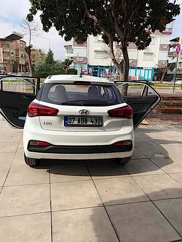 Аренда Hyundai i20 в Анталии