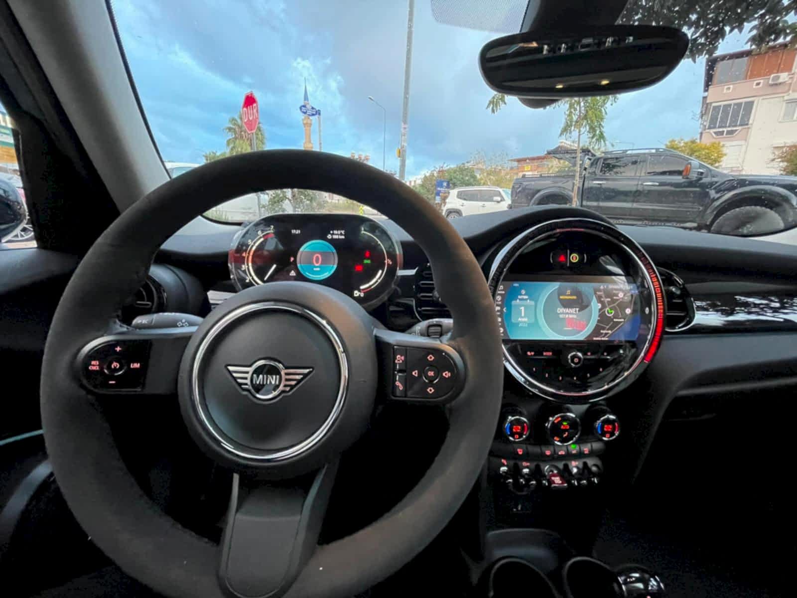 Antalya Kiralık Mini Cooper